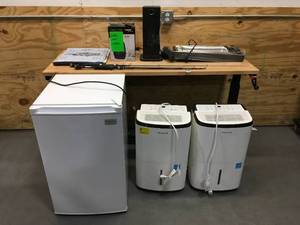 lot 155 image: Pallet of Non-Working Appliances