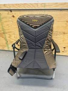lot 161 image: CABELAS Oversized Folding Chair