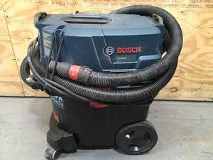 lot 187 image: Bosch HEPA Ready Shop Vacuum Model # VAC090A