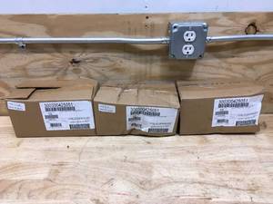 lot 190 image: Lot of 30 - 34 Spring T-Bolt Clamps With Channel Bridge