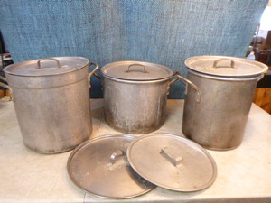 lot 22 image: 3 Large Commercial Stock Pots