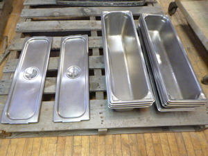 lot 29 image: 7 Half Size Steam Table Pans