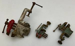 lot 25 image: Three Vintage Bench Vises 2 Miniature 5 1 7