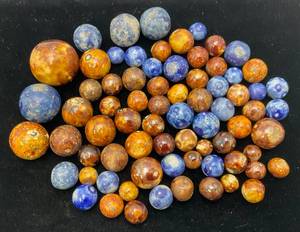 lot 81 image: Vintage Bennington Marbles
