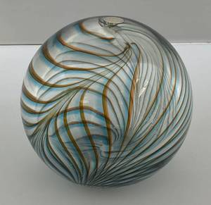 lot 113 image: Vitage Large Romanian Art Glass Paperweight With Original Sticker 4 12