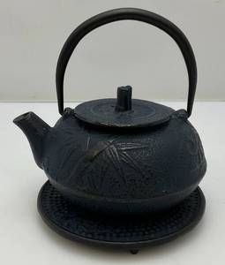 lot 141 image: Decorative Cast Iron Teapot With Bamboo Design & Cast Iron Stand