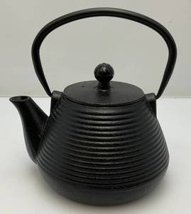 lot 142 image: Japanese Style Cast Iron Teapot