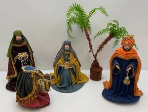 lot 156 image: Vintage Cloth Nativity Wiseman & Camel