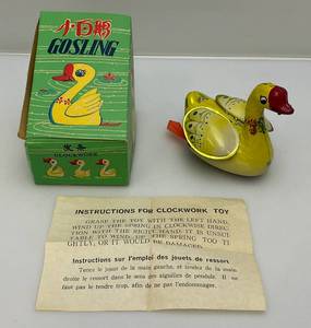 lot 208 image: Vintage Wind Up Clock Work Tin Toy Gosling In Original Box (Missing Key)