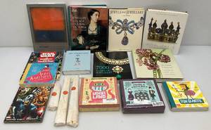 lot 230 image: Misc. Books Including STAR WARS & More (Like New) (CL)