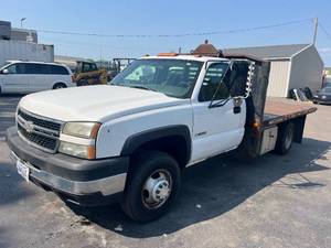 2006 Chevrolet Silverado 2500 WT Flatbed
