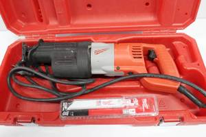 lot 44 image: Milwaukee Heavy Duty Sawzall 120 Volts Comes In Original Case