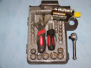 lot 77 image: Husky, Stubby, 45 piece Tool Kit