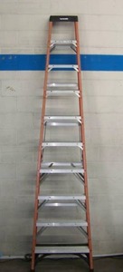 lot 80 image: Husky, 10 Step Ladder