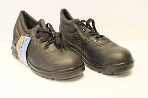 lot 21 image: Steelite Protector Steel Toe Boot, Mens Size 10 Black. New In Box Steel Toe Boot