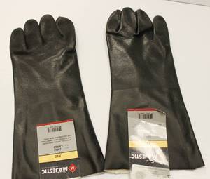 lot 91 image: Majestic 3364 J, PVC Double Dipped 14 Inch Gloves With Sand Finish & Interlock Liner Size Large, 4 Pairs Of Gloves.
