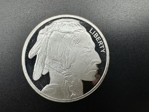 lot 74 image: BU One Ounce .999 Silver Buffalo Round