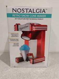 NOSTALGIA RETRO SNOW CONE MAKER