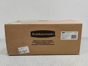 NEW RUBBERMAID 30 CONTAINERS STORAGE CONTAINER