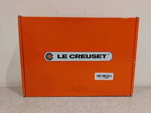 NEW LE CREUSET CAST IRON SKILLET