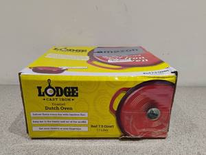 NEW LODGE CAST IRON DUTCH OVEN