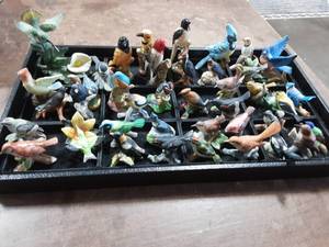 lot 26 image: Collection Of Miniature Porcelain Bird Figurines