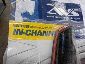 AutoVent Shade Side Window Deflecto...