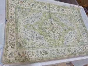 23 x 35 Accent Rug...
