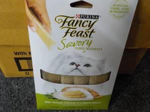 30 x 4 packs Purina Fancy Feast Sav...