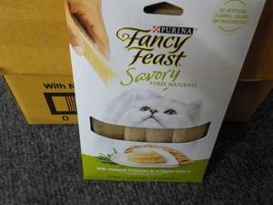 30 x 4 packs Purina Fancy Feast Sav...