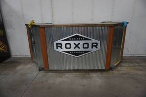 lot 3 image: ROXOR bar