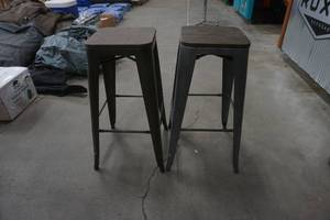 lot 42 image: bar stools