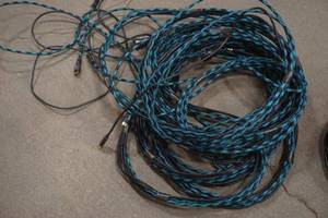 lot 68 image: group of large HDMI cords
