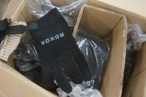 lot 108 image: Roxor work glove