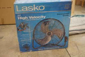 lot 114 image: Lasko fan