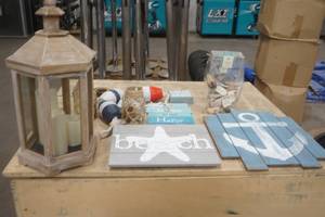 lot 128 image: cabin decor