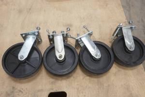 lot 152 image: 8 12 wheels