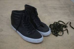 lot 168 image: Airwalk shoe