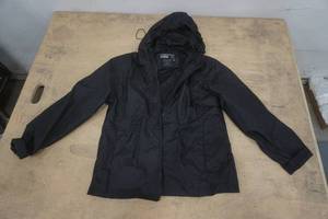 lot 200 image: coat