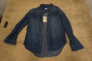 lot 204 image: shirt
