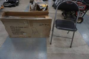 lot 205 image: folding chairs