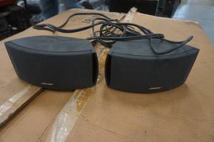 lot 229 image: computer speakers