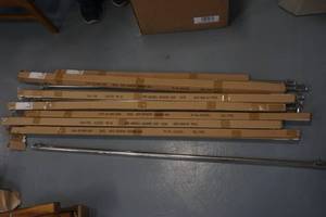 lot 346 image: barrier bars