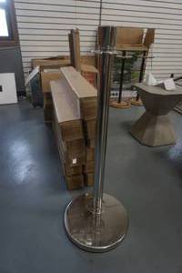 lot 354 image: cafe barrier basepoles