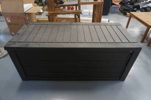 lot 355 image: patiodeck box