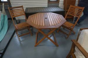 lot 358 image: table and chairs