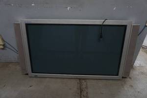 lot 390 image: tv