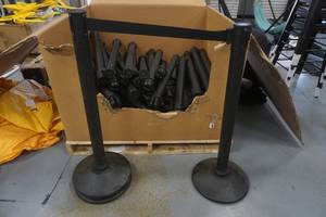 lot 394 image: box of retractable belt