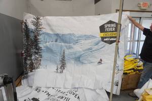 lot 412 image: banners