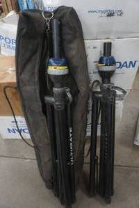 lot 424 image: speaker stand